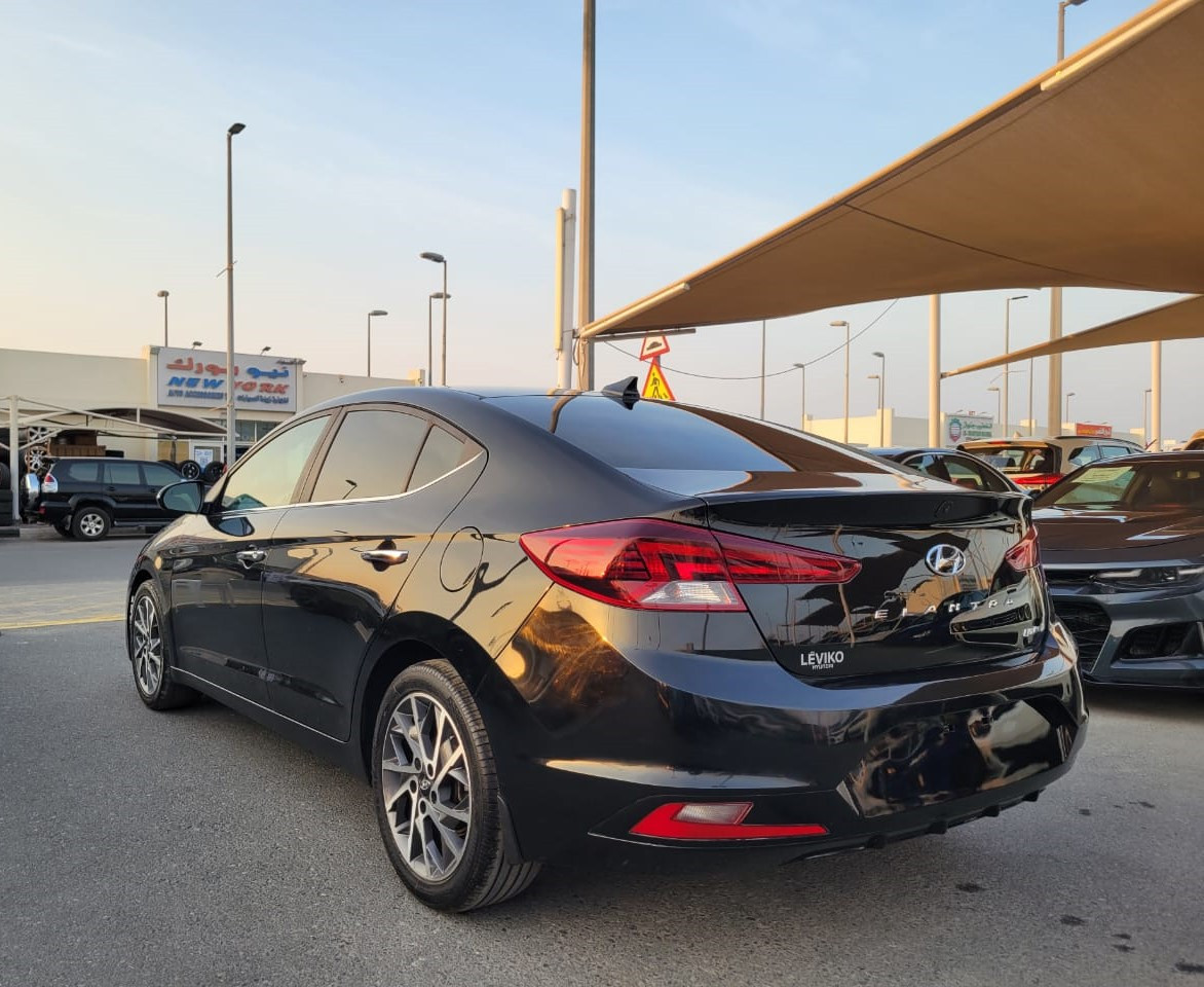 Hyundai Elantra - Image 7