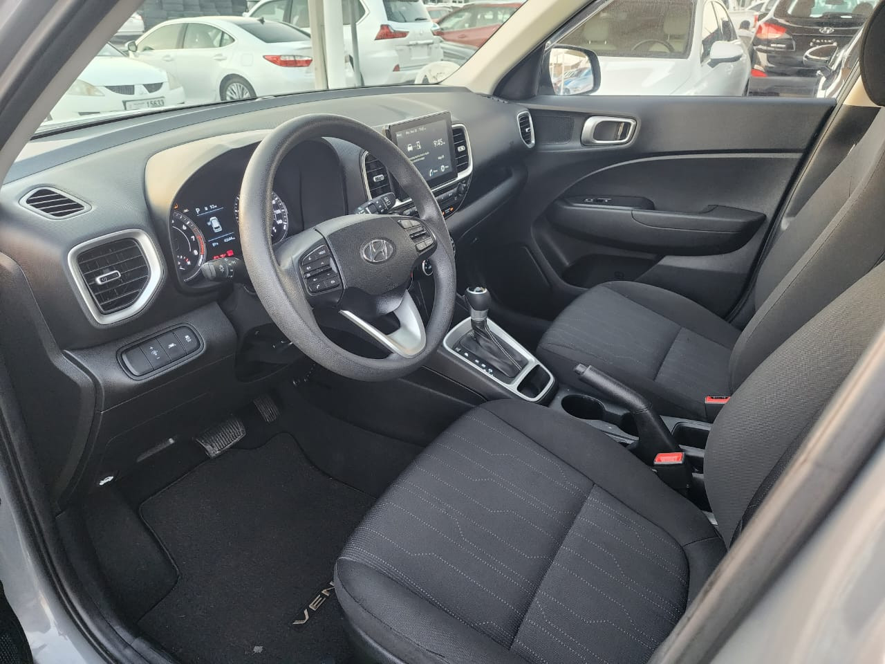 Hyundai VENUE - Image 8