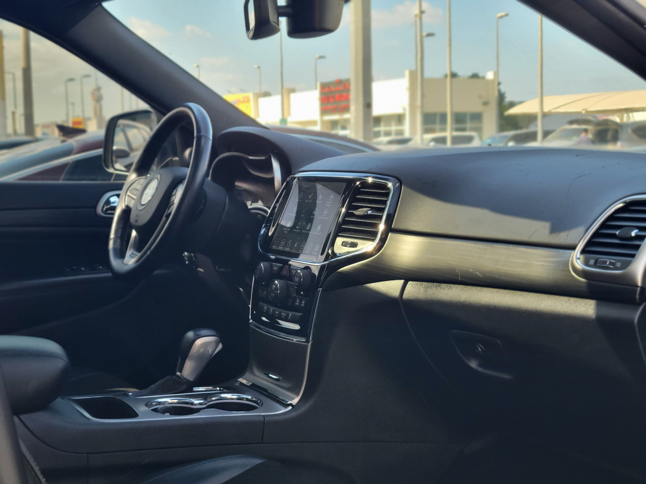 Jeep Grand Cherokee - Image 9