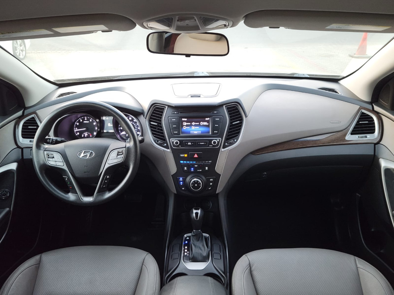 Hyundai Santa Fe - Image 9