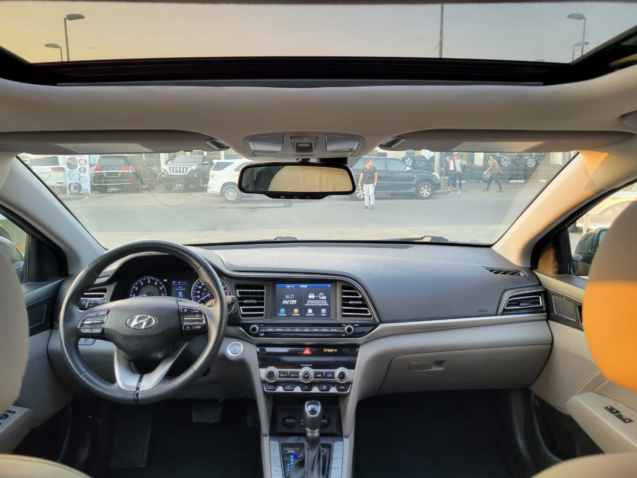 Hyundai Elantra - Image 9