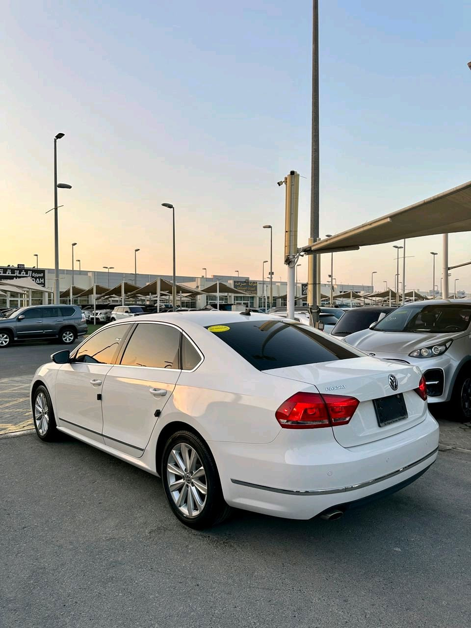 Volkswagen Passat - Image 11