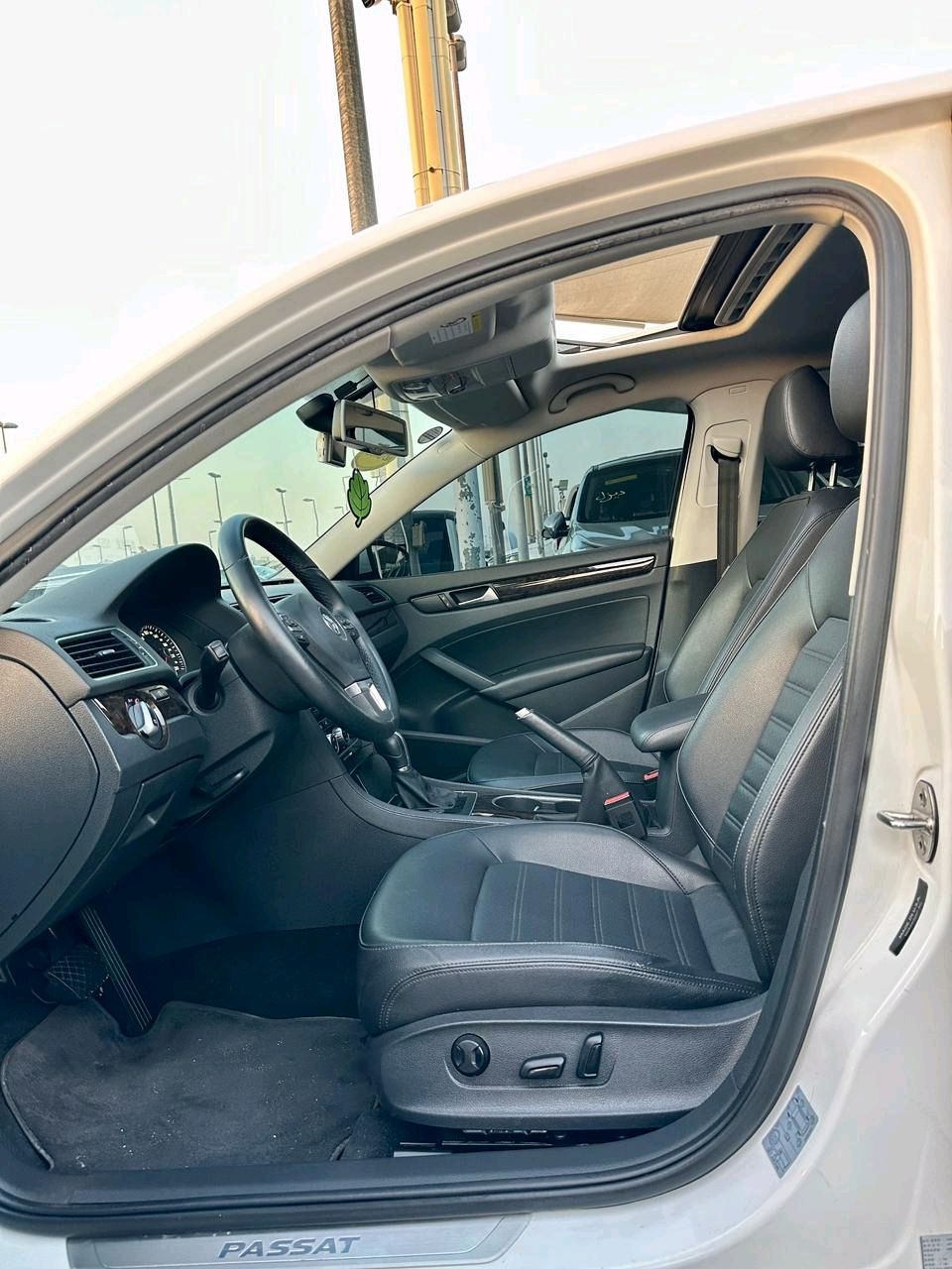 Volkswagen Passat - Image 5