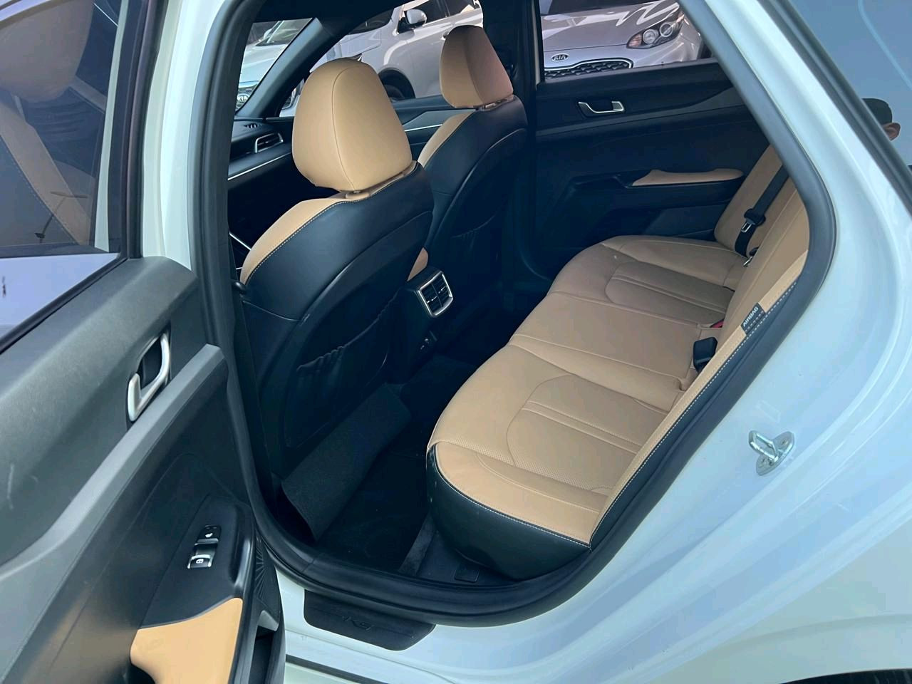 KIA K 5 - Image 10