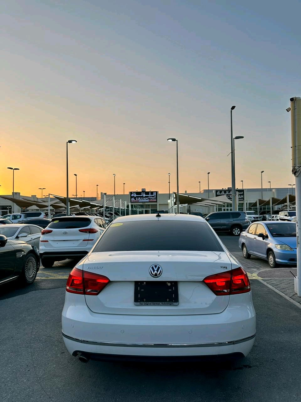 Volkswagen Passat - Image 7