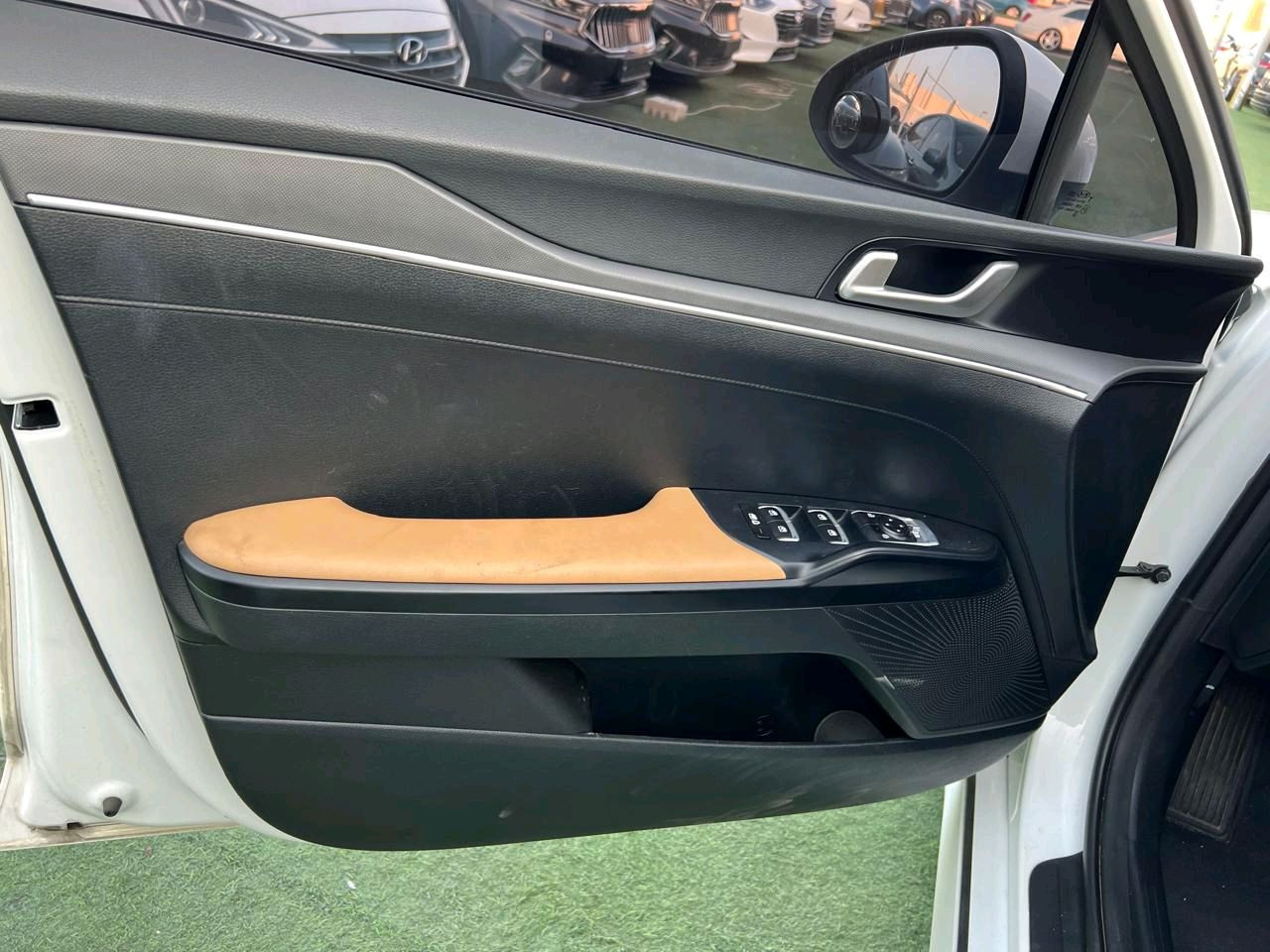 KIA K 5 - Image 11