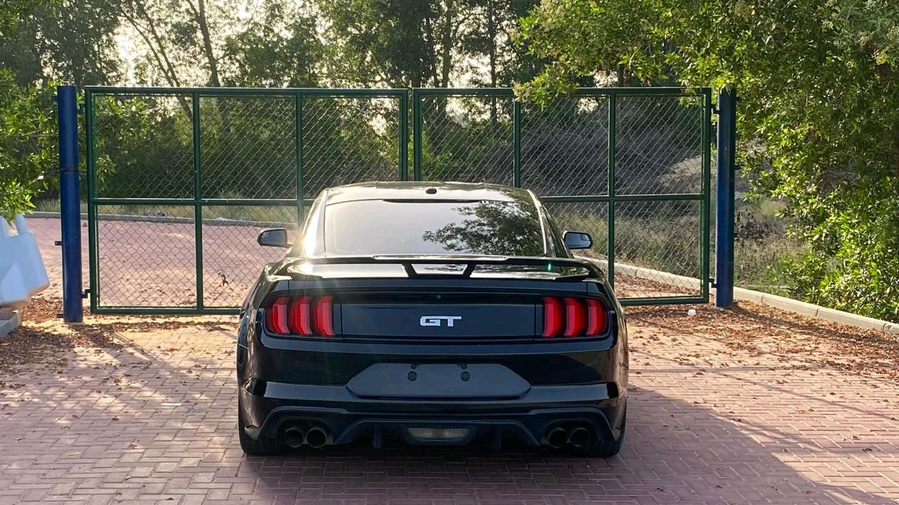 Ford Mustang - Image 9