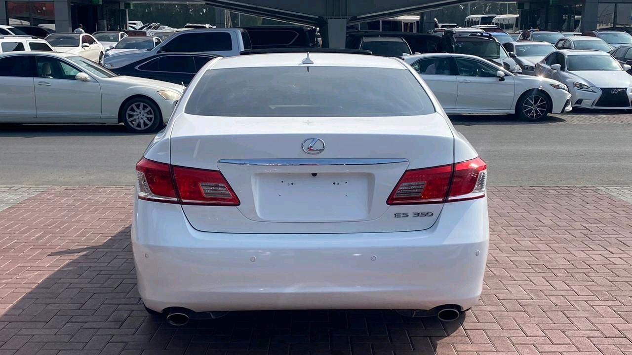Lexus ES-Series - Image 3
