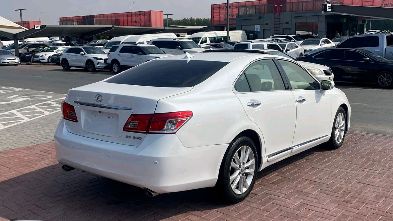 Lexus ES-Series - Image 8