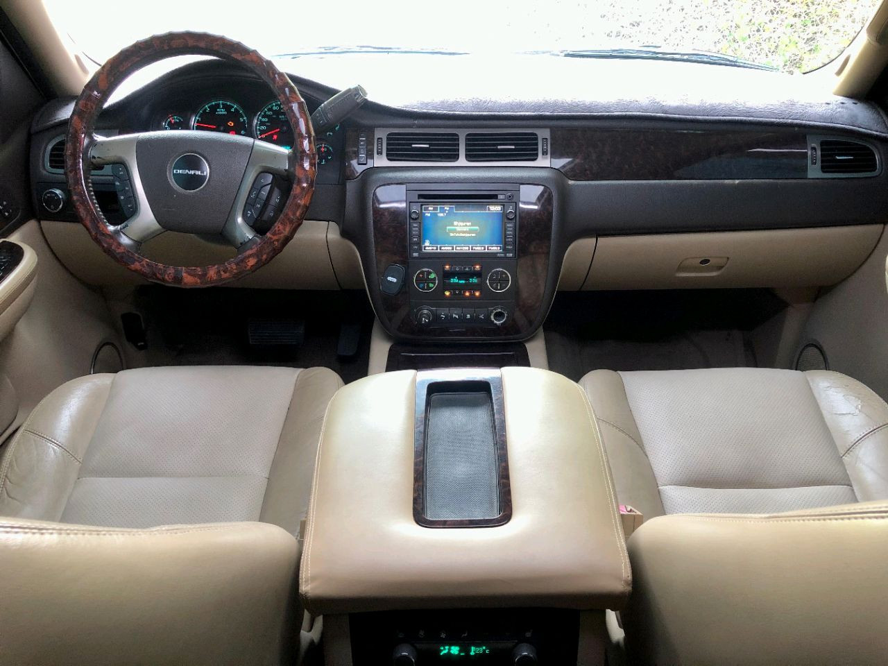 GMC Denali - Image 10
