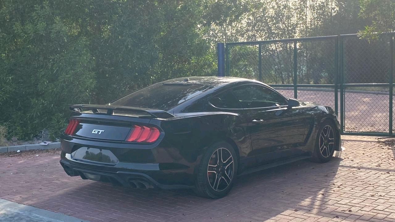 Ford Mustang - Image 8