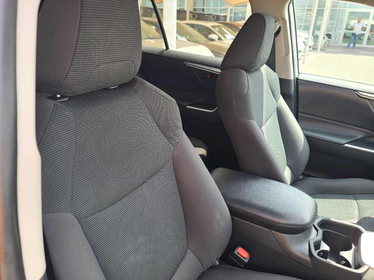 Toyota Rav 4 - Image 12