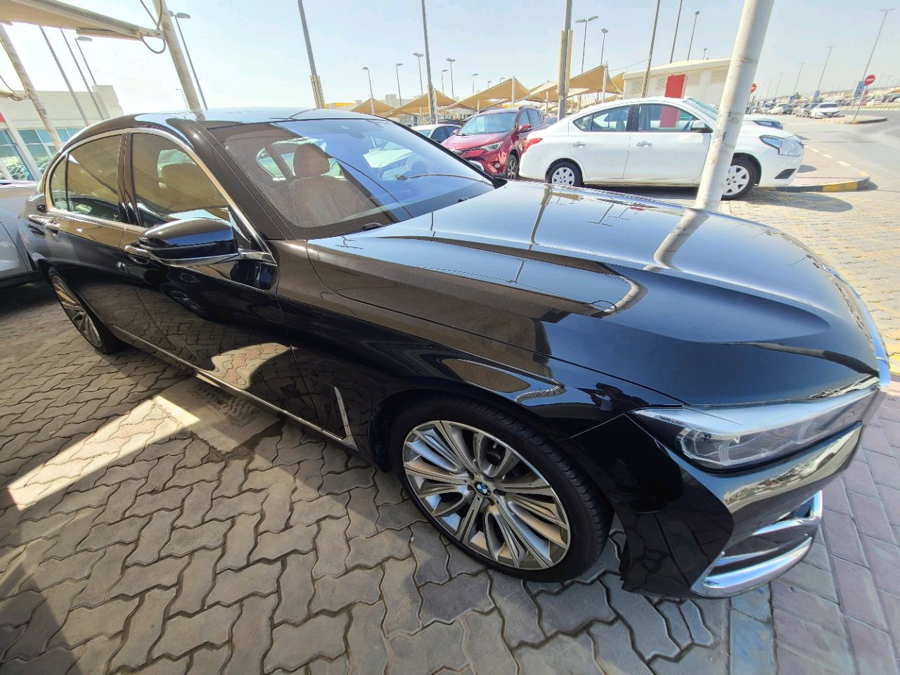 BMW 7-Series - Image 9
