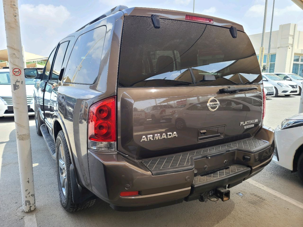Nissan Armada - Image 10