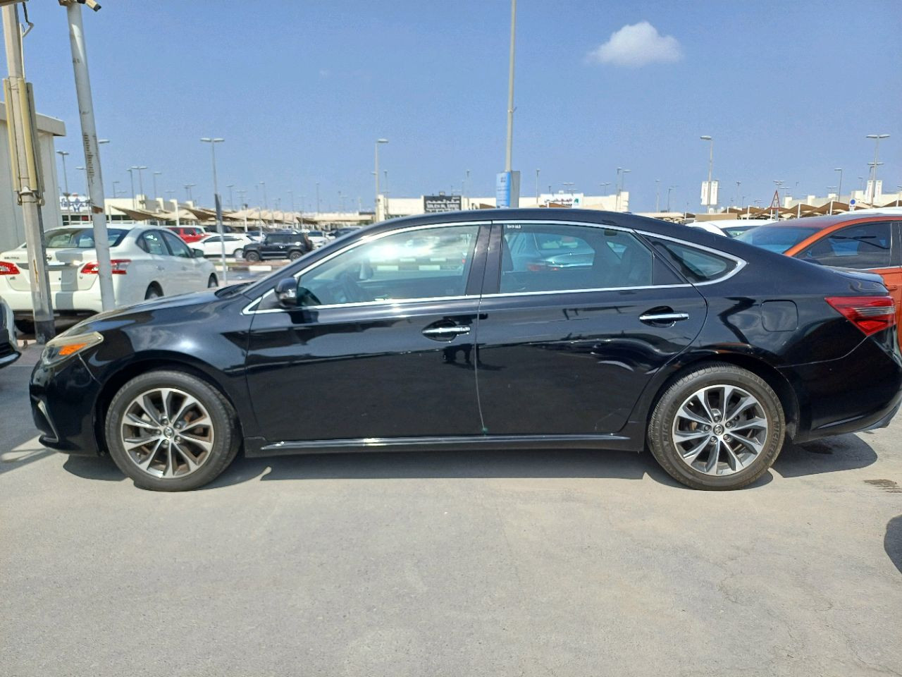 Toyota Avalon - Image 4