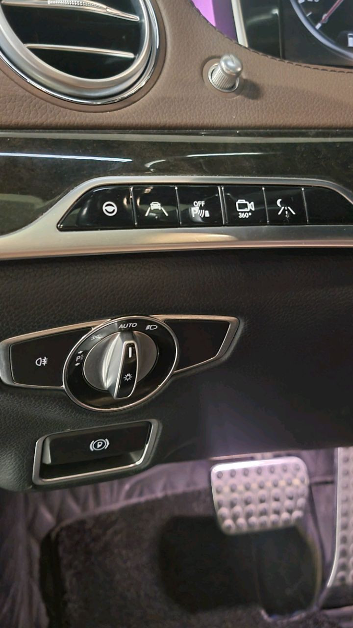 Mercedes Benz S-Class - Image 9